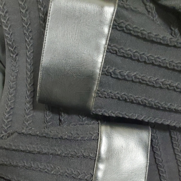 Rayure Paris Vneck fitted Blouse with Leather Details Size 42, S - Picture 5 of 5